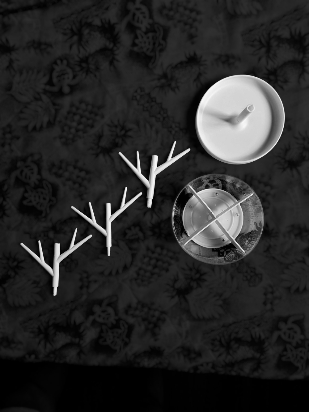 Minimalist White Jewelry Tree Organizer - Picture 3 of 3
